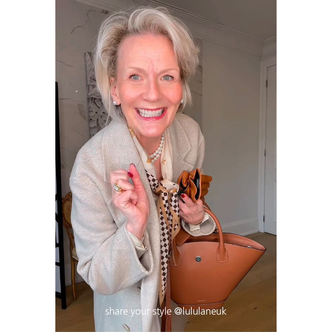Tiger Reverie Cashmere Scarf - Unisex Luxury Silk Blended Scarf