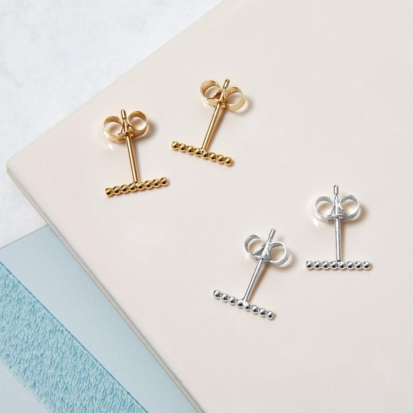 Single Sphere Bar Stud Earring - Gold