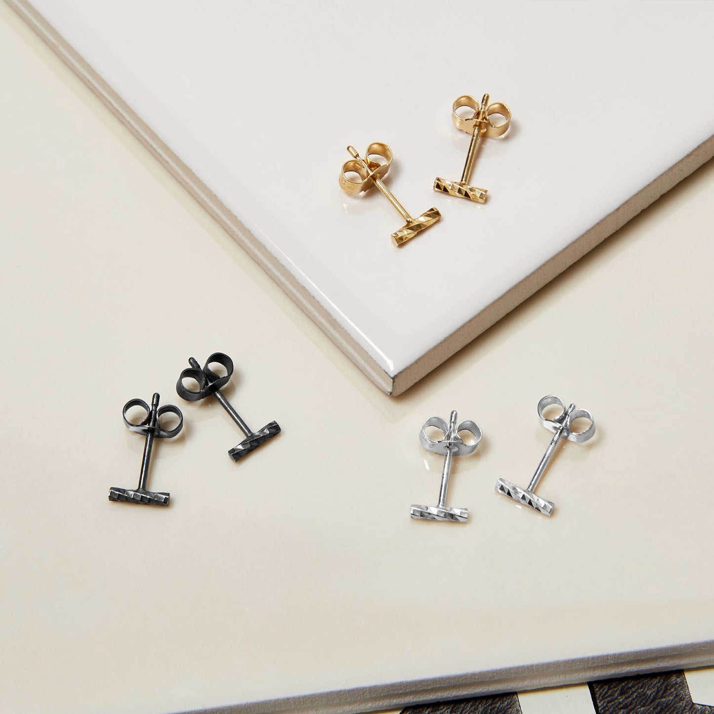Mini Faceted Bar Stud Earrings - Gold