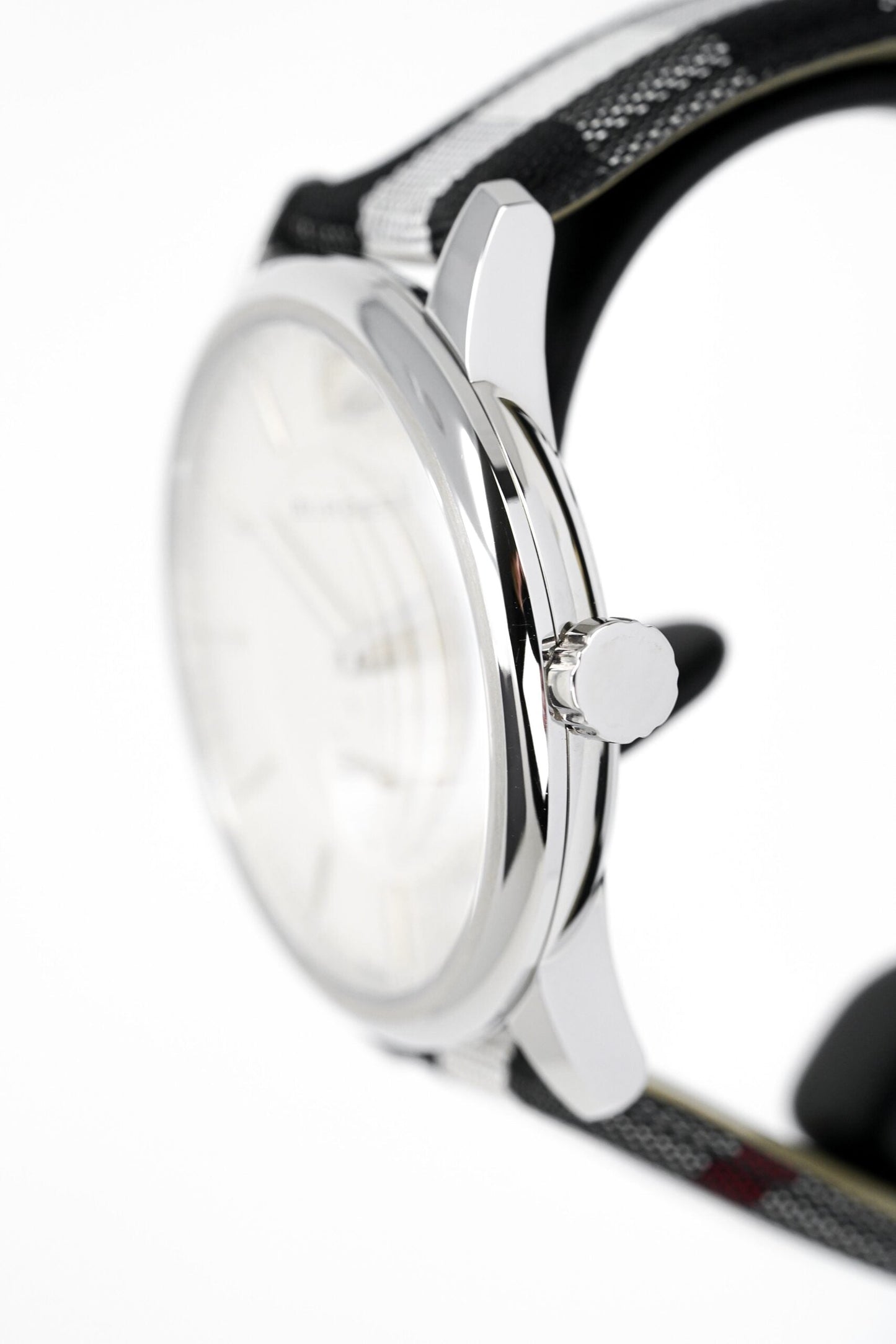 Burberry Mens Watch The Classic Horseferry Silver Bu10002