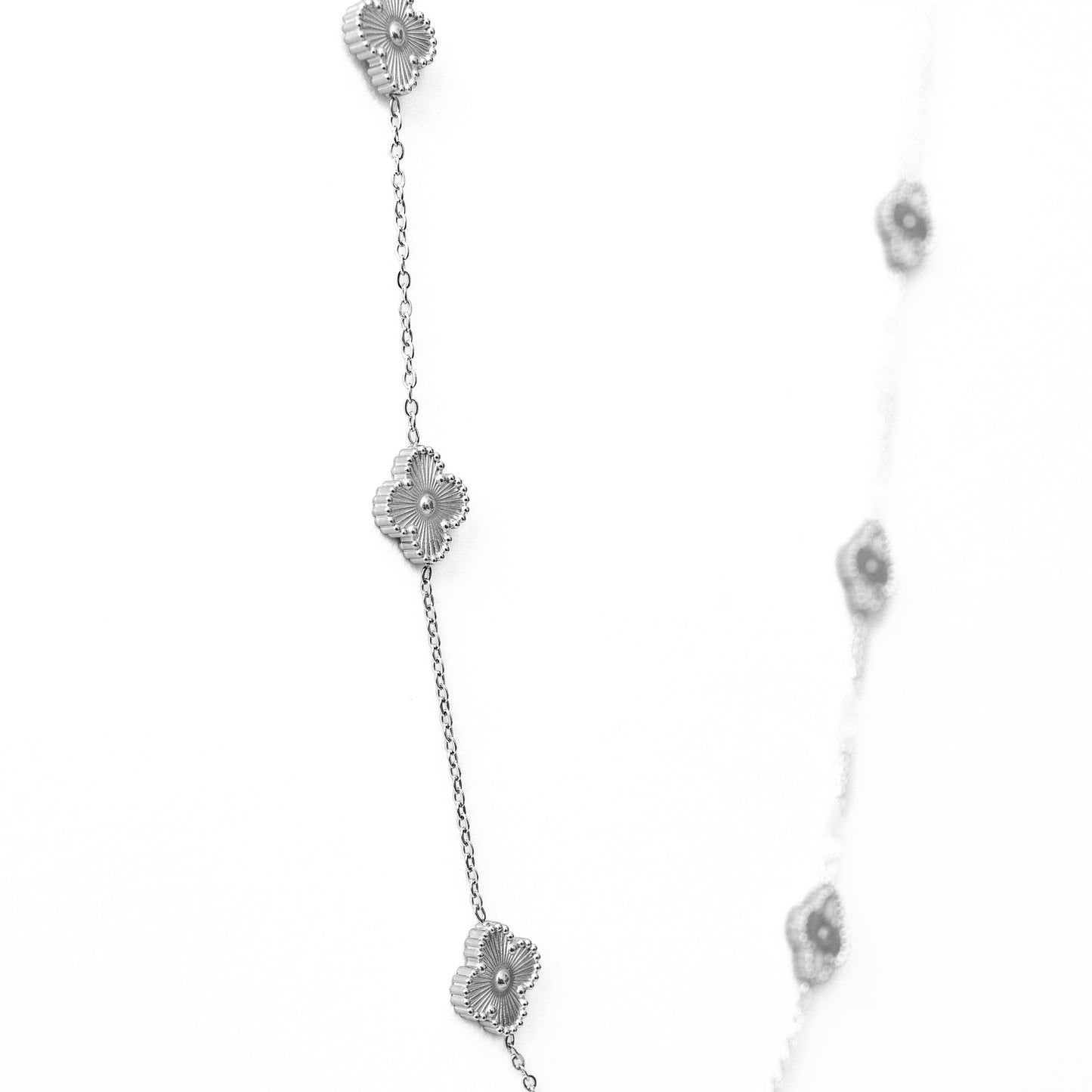 Silver Clover Necklace (Silver)