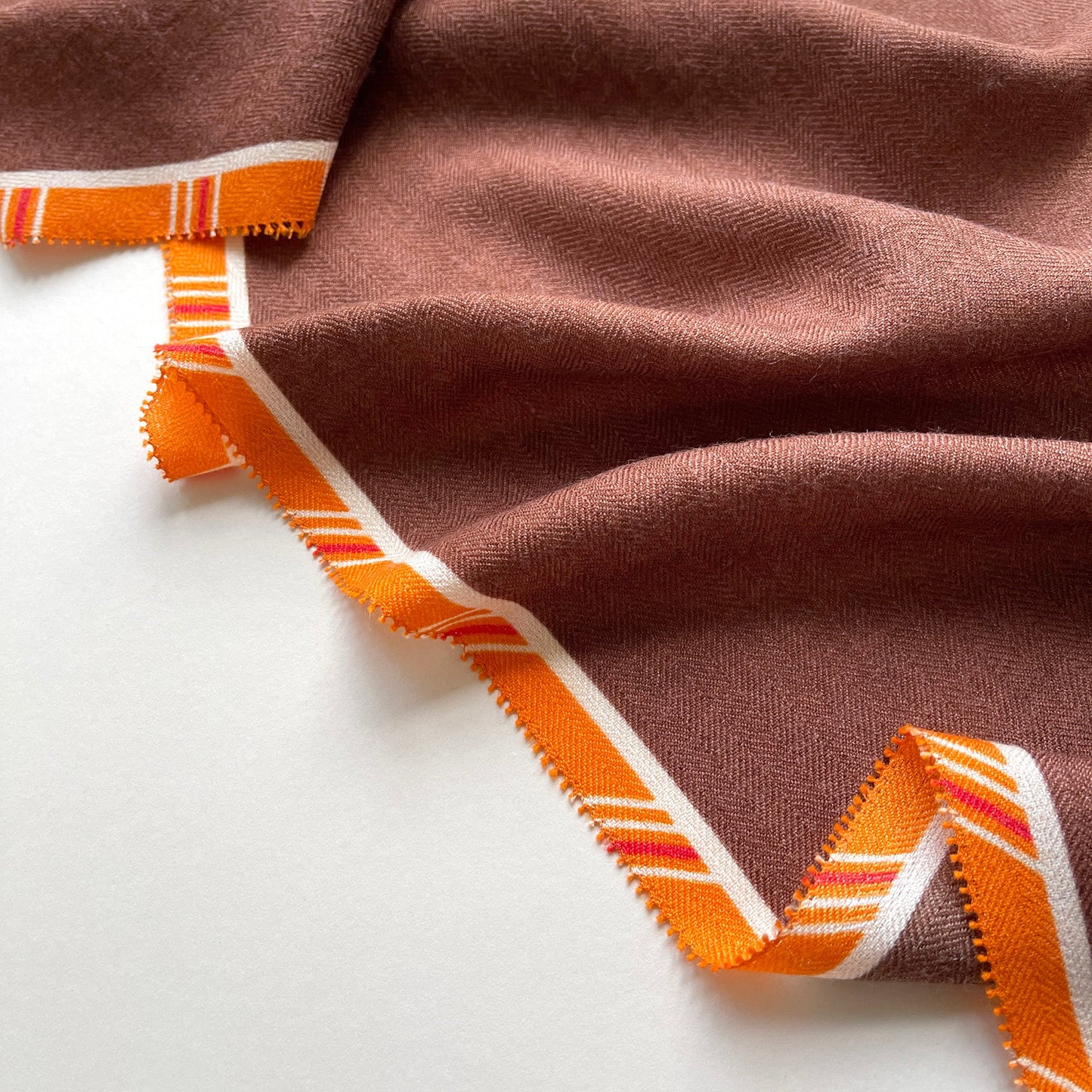 Classic English Plaid Cashmere Scarf - Unisex Luxury Silk Blended Scarf