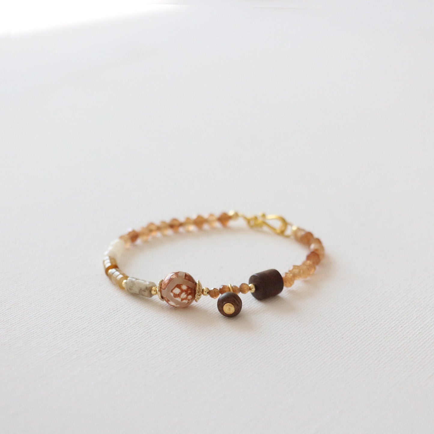 Jekira Sandalwood & Agate Jewelry Set