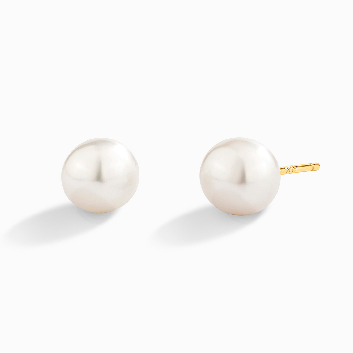 Pearl Stud Earrings in Gold