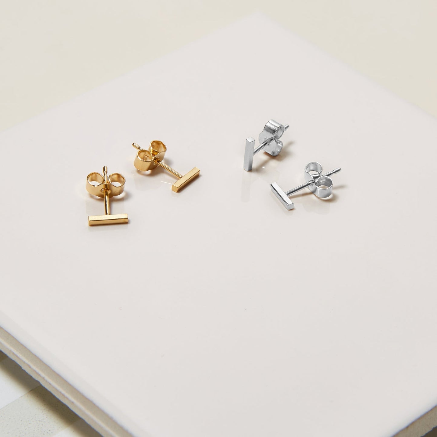 Single Mini Bar Stud Earring - Gold