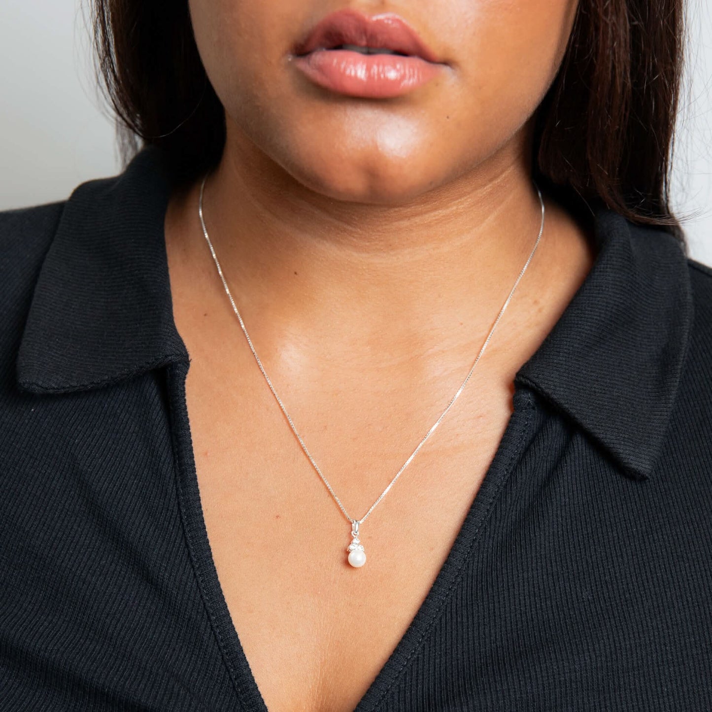 Beginnings Sterling Silver Cubic Zirconia Shell Pearl White Pendant P5464W