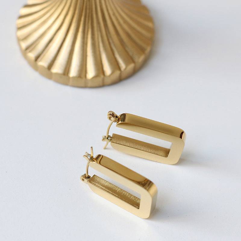 Genevieve Hoops