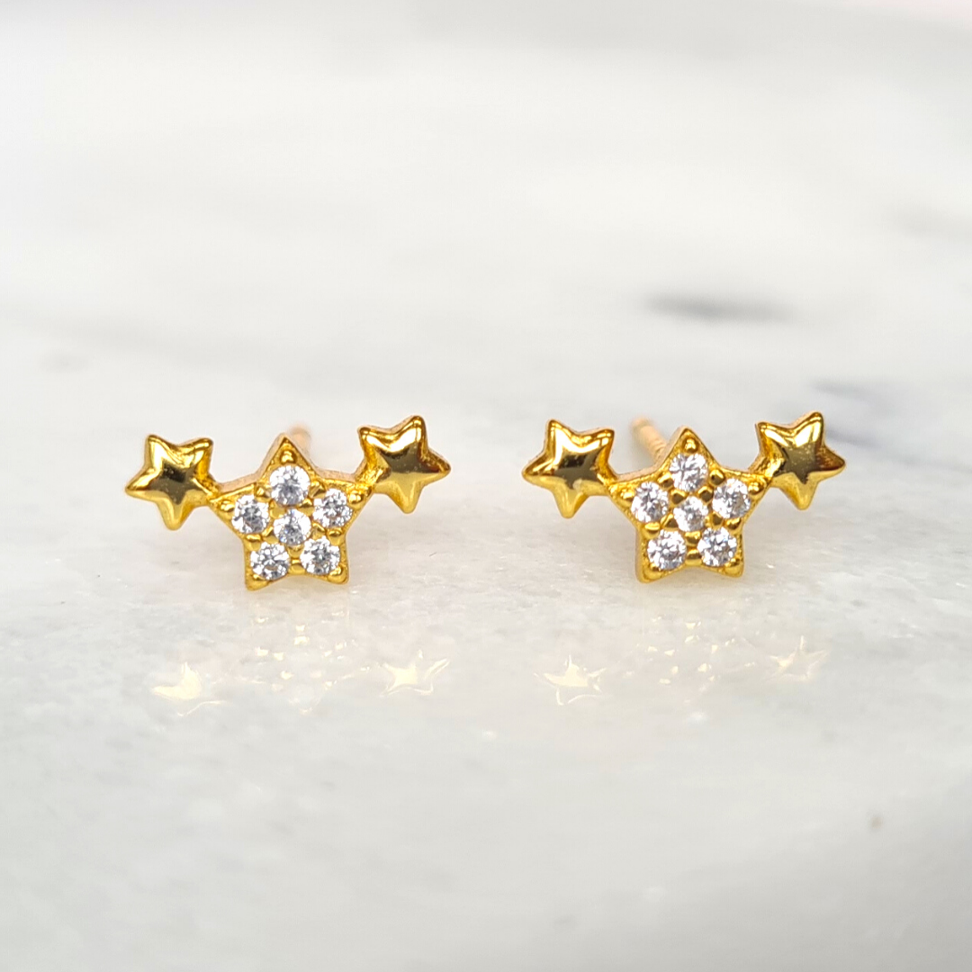 Trio of Stars Earrings in Gold