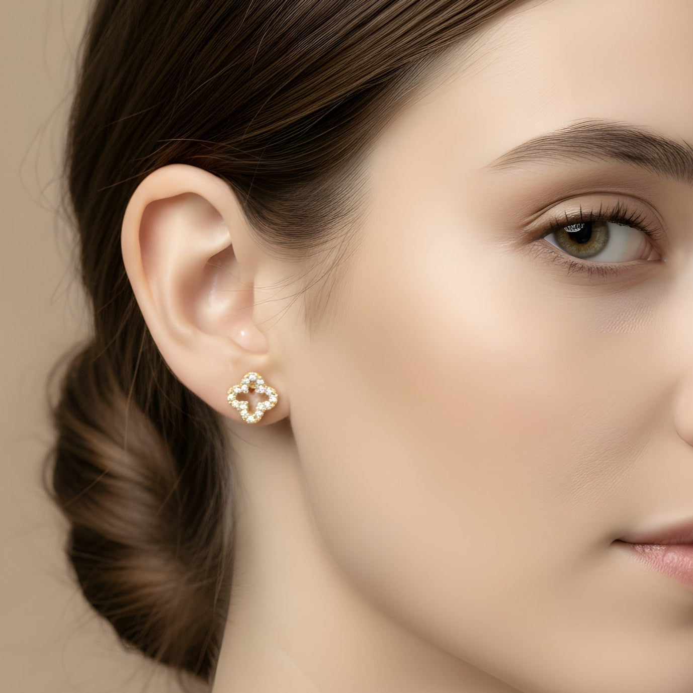 Ameya Clover Crystal Stud Earrings – 18K Gold Plating on Sterling Silver